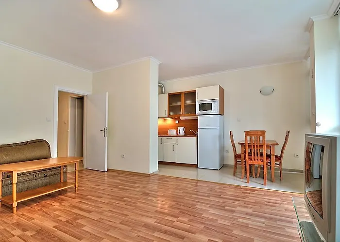 サン シティ I アパートホテル 4*