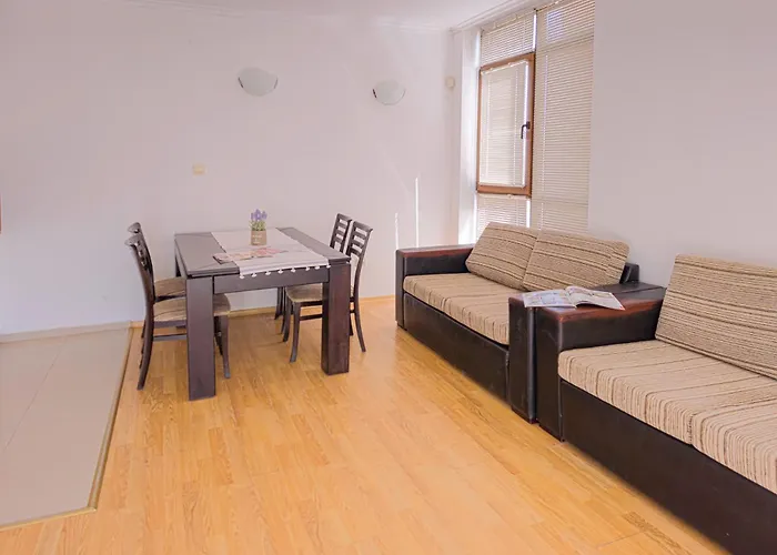 サン シティ I アパートホテル