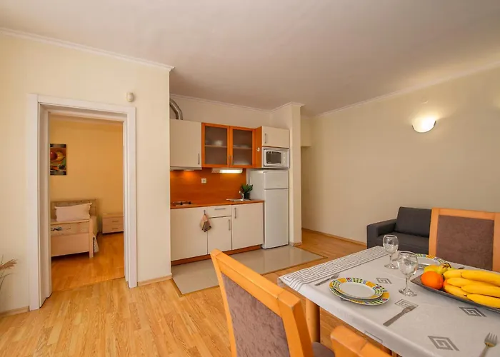 アパートホテル サン シティ I 4*