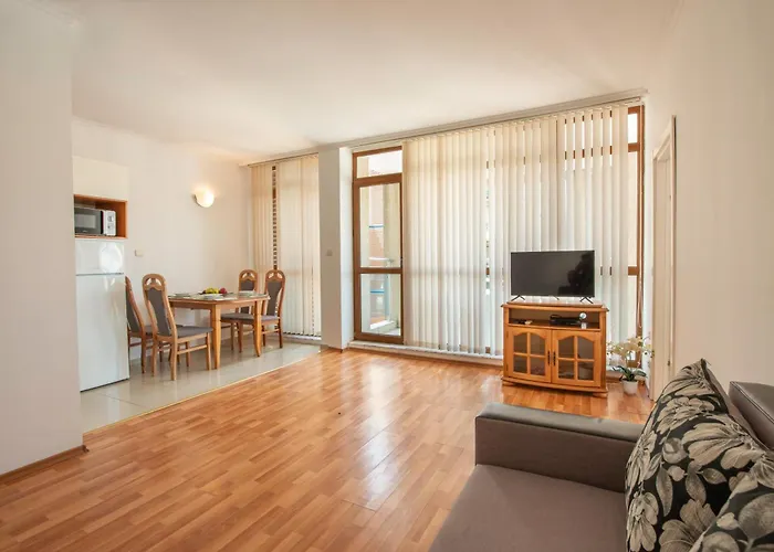 サン シティ I アパートホテル