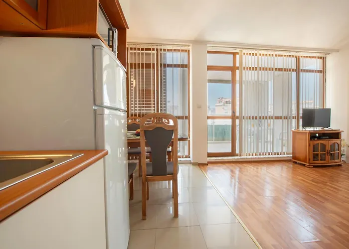 サン シティ I アパートホテル